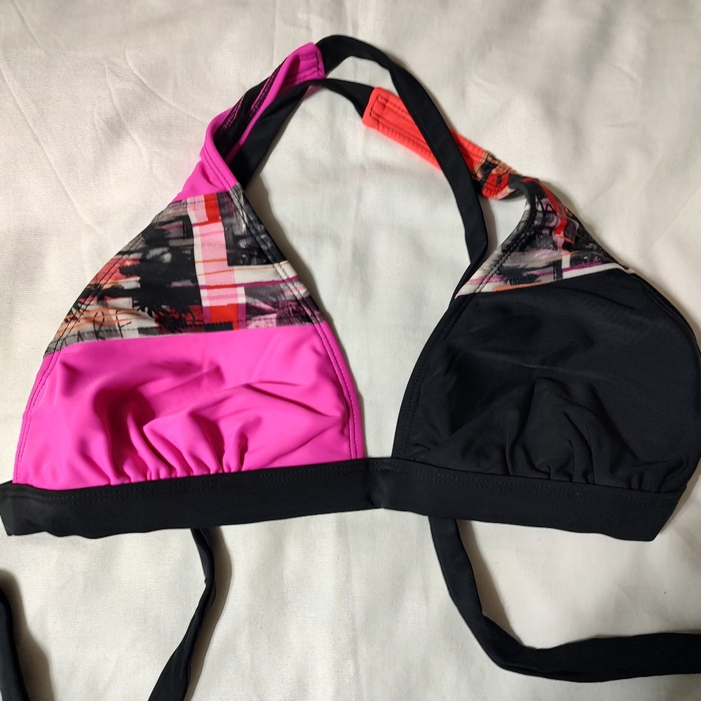Bikini - Picture 3 of 7